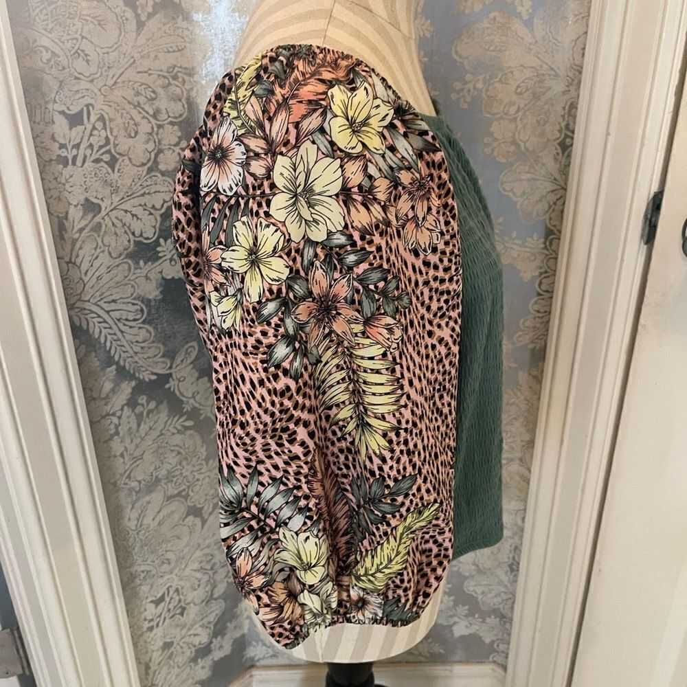 PRETTY Smocked Anthropologie Romance Top! - Picture 13 of 16